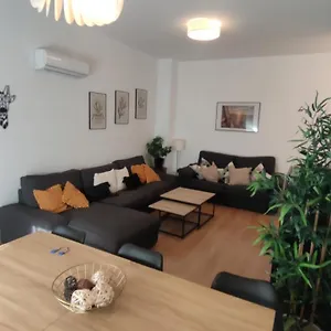 https://unique-apartment-in-malaga-city-center-with-pool.hotelsinnerja.org